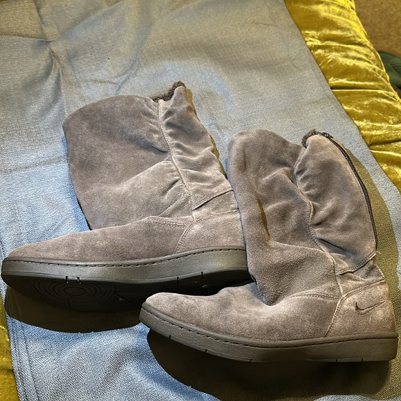 Nike boots - Picture 3 of 8